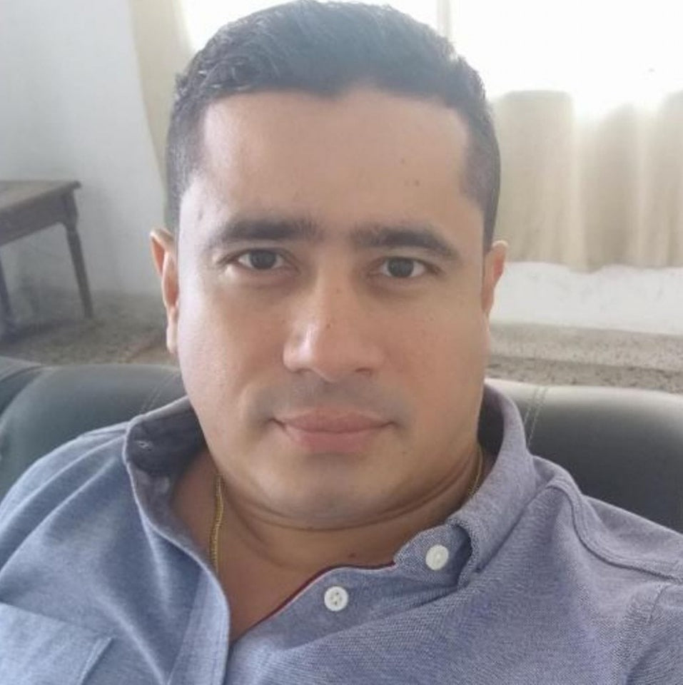 Luis R