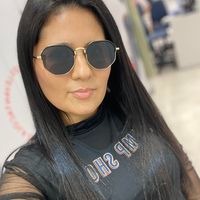 <strong>Julia Echeverry</strong>