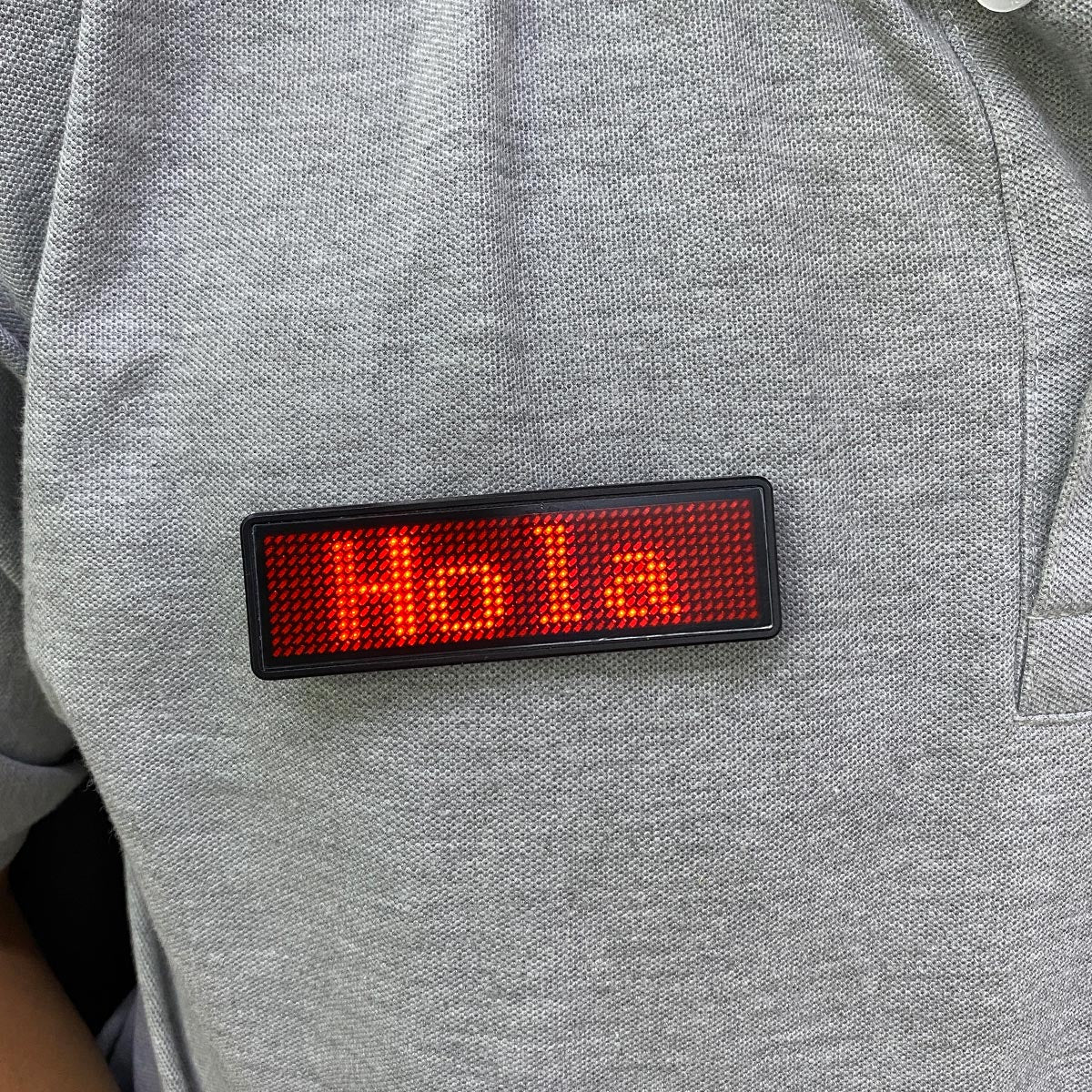 INNOVADORA ESCARAPELA LED PROGRAMABLE