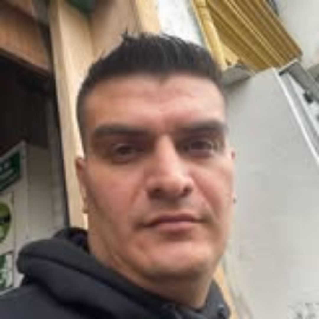 <strong>Carlos M.</strong>